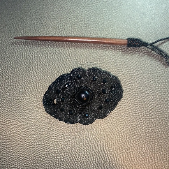 Hair clip - Picture 2 of 4